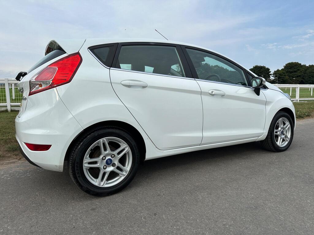 Ford Fiesta 1.25 Zetec Euro 5 5dr