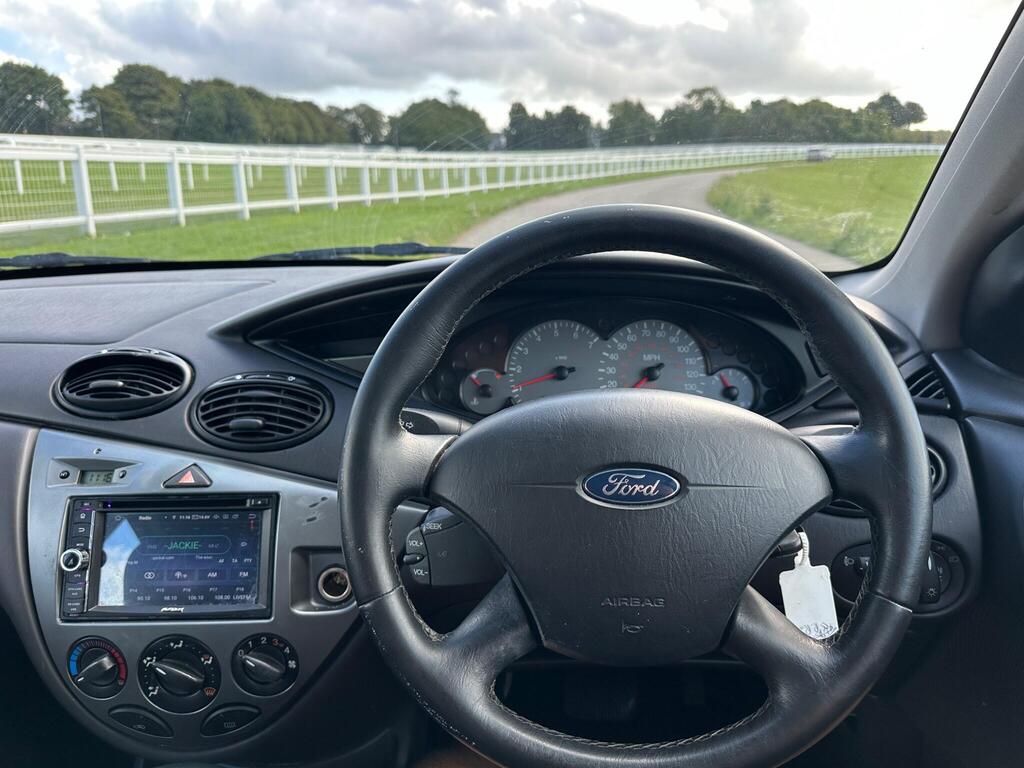Ford Focus 1.6i 16v Zetec 5dr