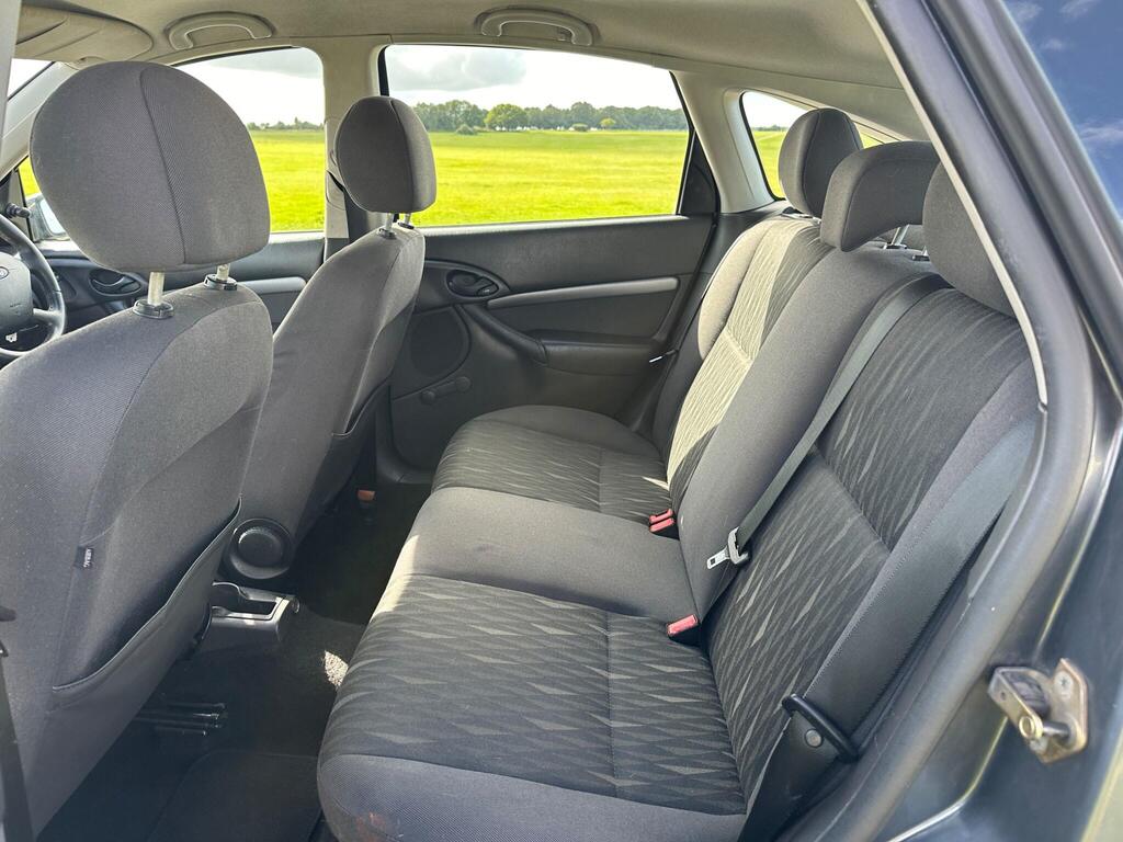 Ford Focus 1.6i 16v Zetec 5dr