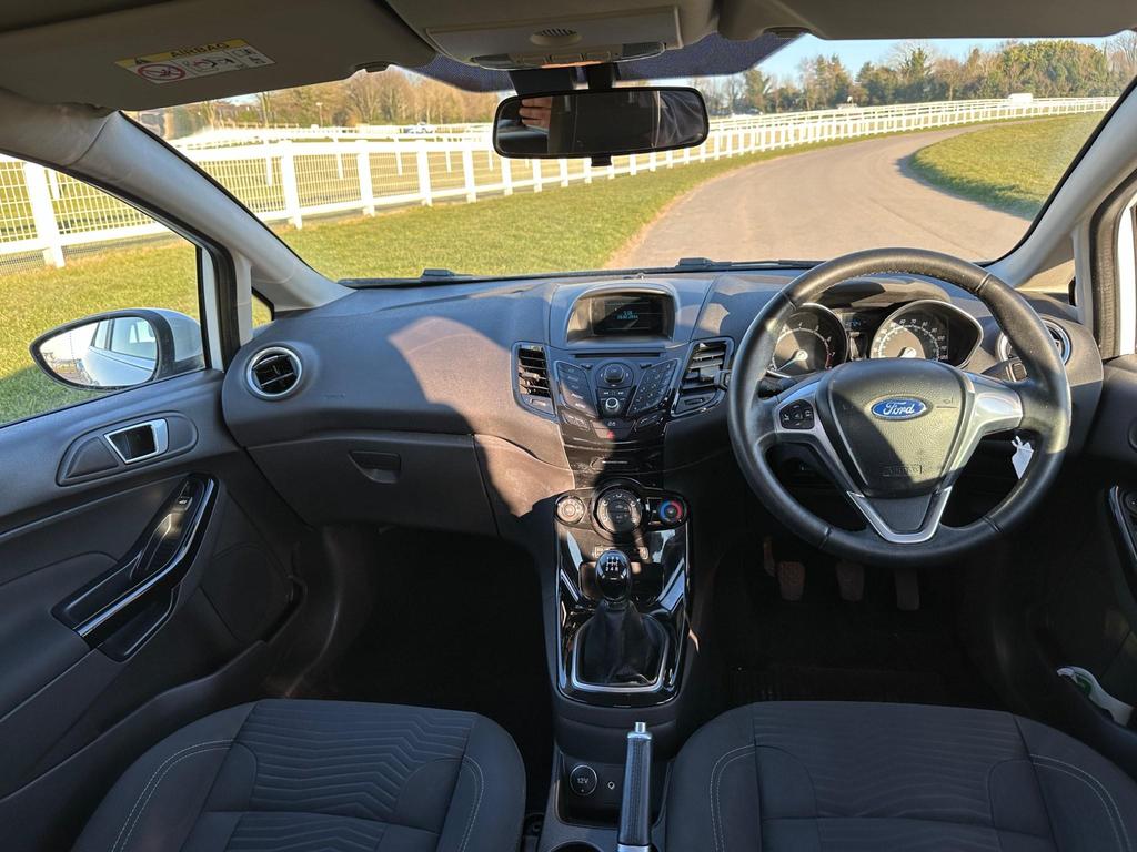 Ford Fiesta 1.25 Zetec Hatchback 2015 (64)