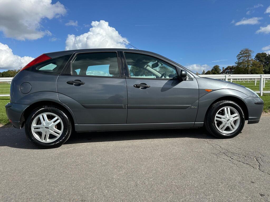 Ford Focus 1.6i 16v Zetec 5dr