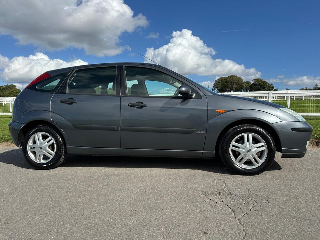 Ford Focus 1.6i 16v Zetec 5dr