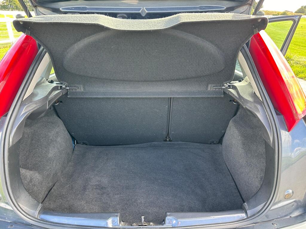 Ford Focus 1.6i 16v Zetec 5dr