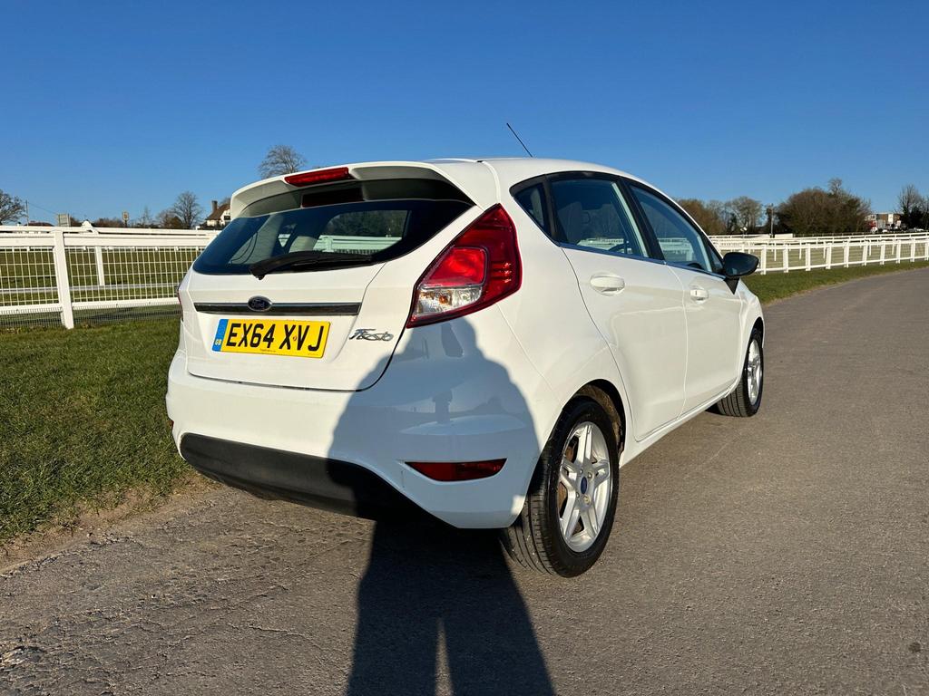 Ford Fiesta 1.25 Zetec Hatchback 2015 (64)