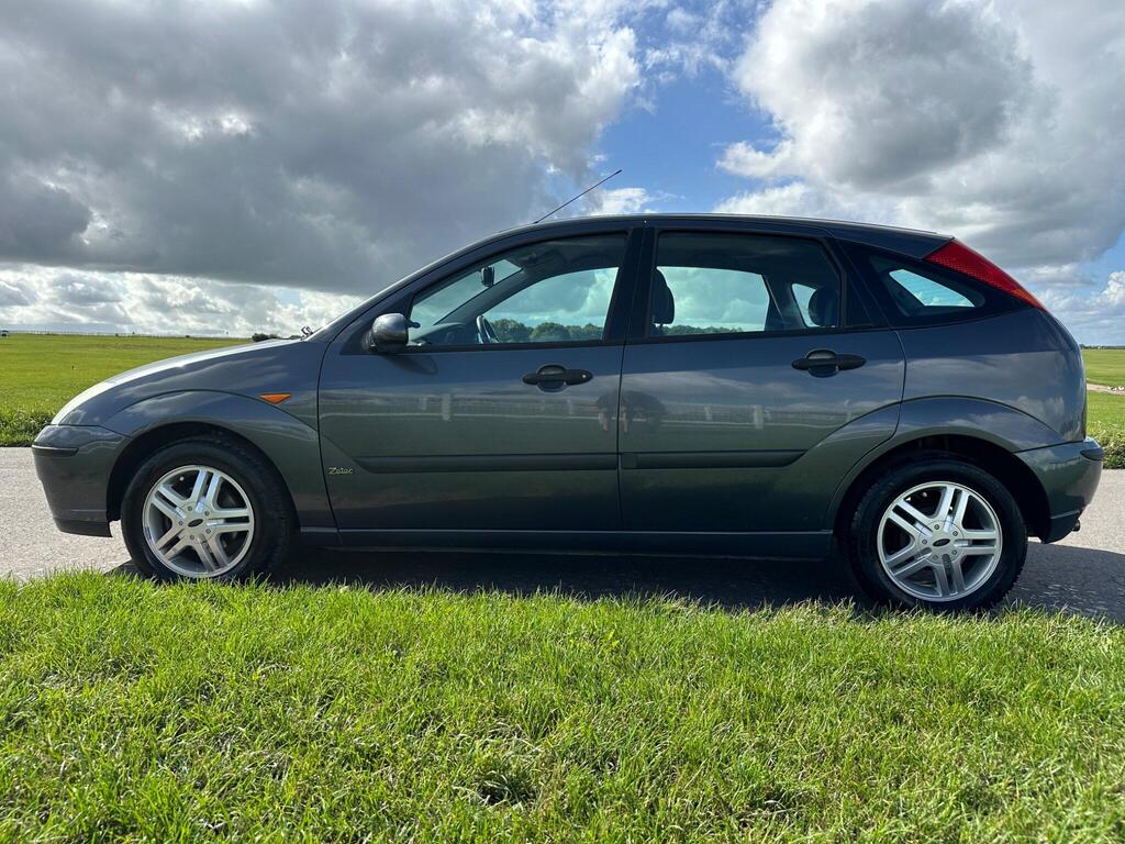 Ford Focus 1.6i 16v Zetec 5dr