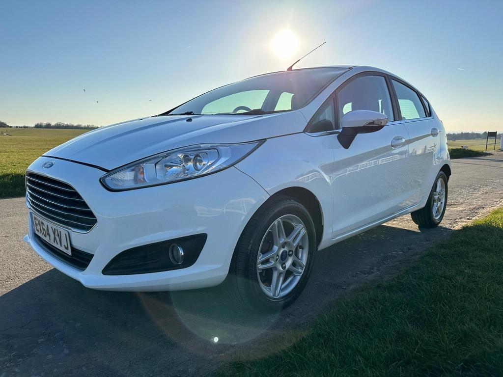Ford Fiesta 1.25 Zetec Hatchback 2015 (64)