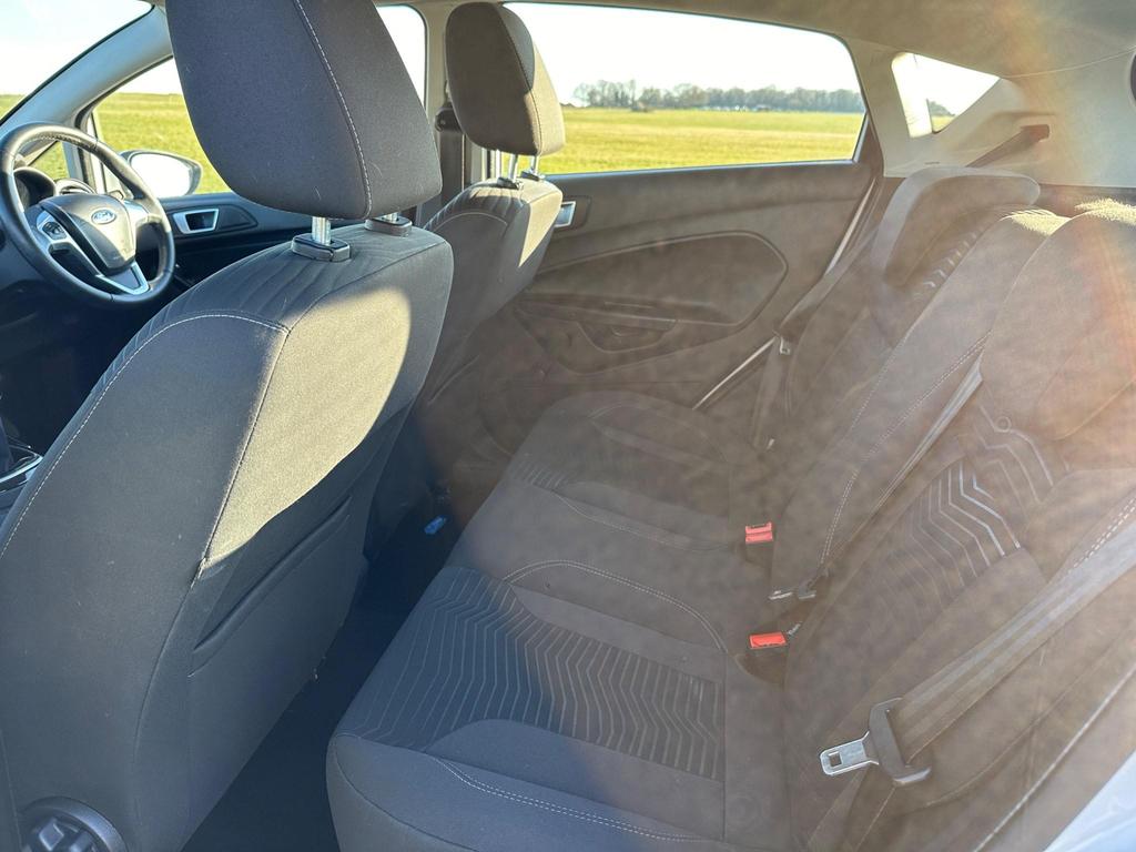 Ford Fiesta 1.25 Zetec Hatchback 2015 (64)