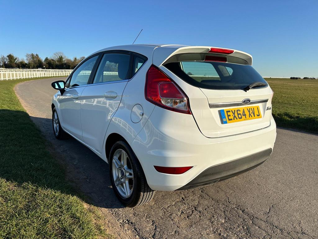 Ford Fiesta 1.25 Zetec Hatchback 2015 (64)